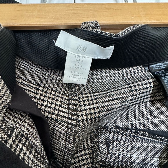‼️ H&M Plaid dress pants size 8 (included in 50% off sale) - Picture 2 of 2